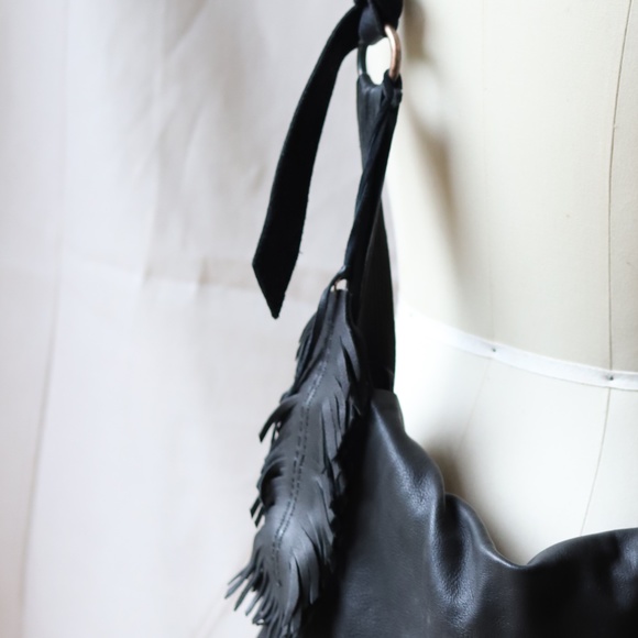 Reworked Andrew Marc black leather bag, with raw edge leather details. - Picture 11 of 11